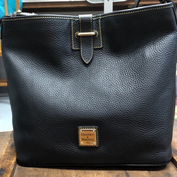 Dooney & Bourke Black Pebbled Leather Handbag - Gorgeous Details - EUC - Picture 14 of 14
